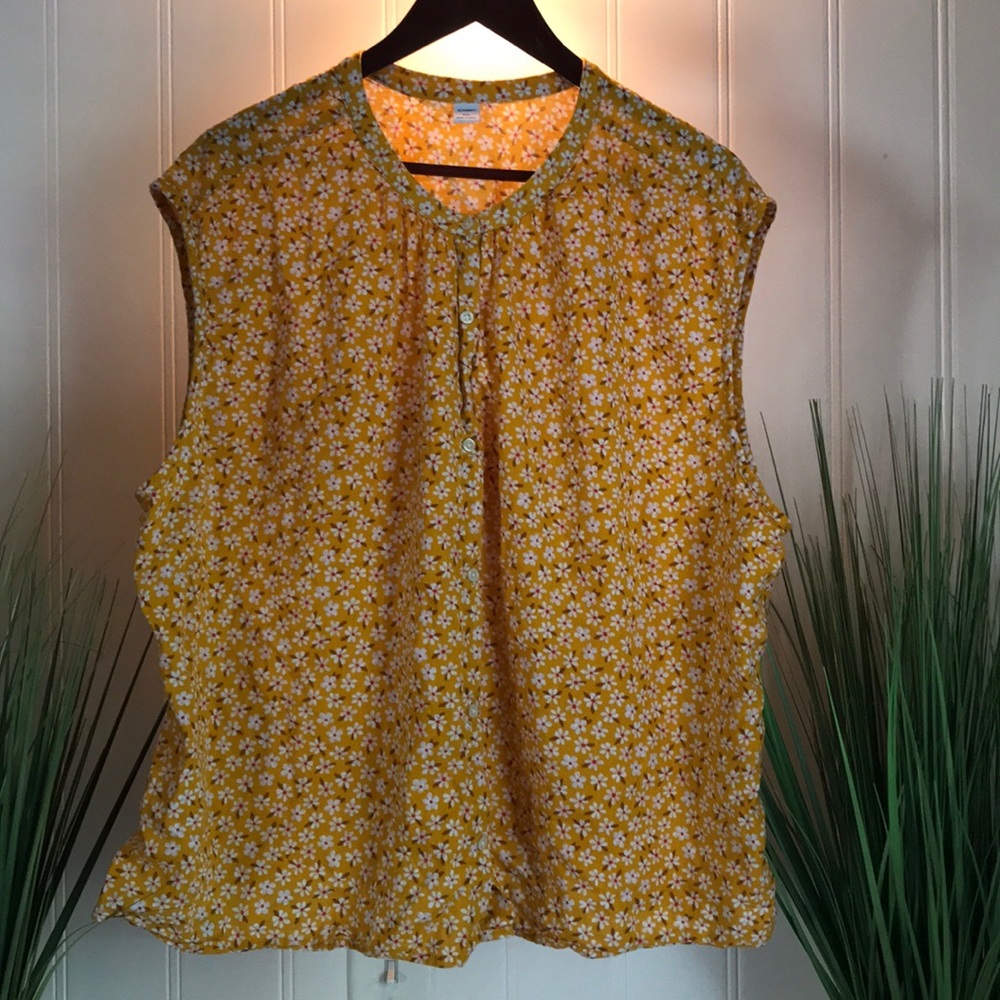 Old Navy Floral Sleeveless Top